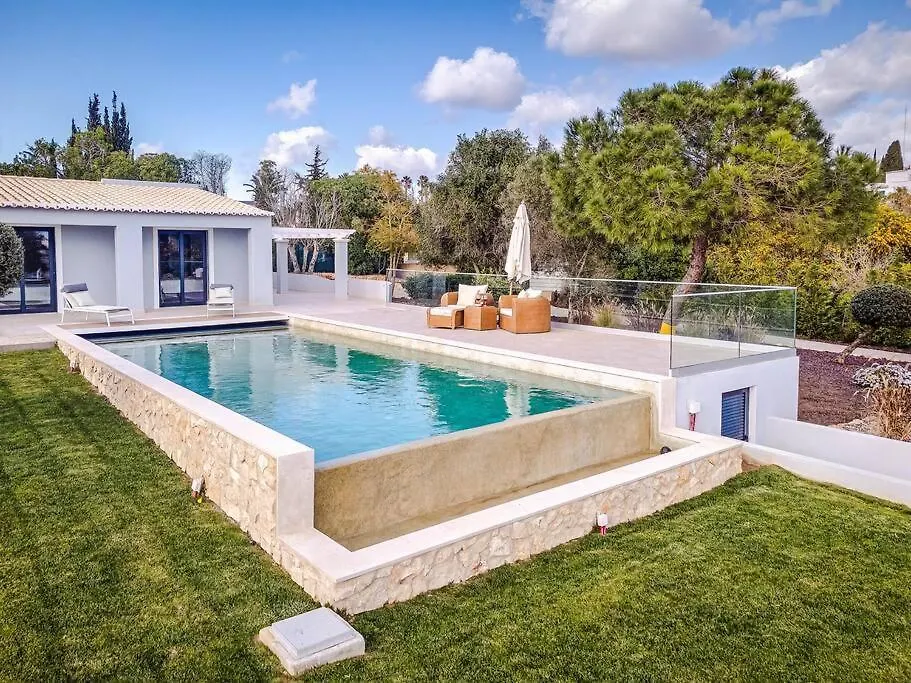 Luxurious 4Bedroom Villa Retreat 라고스