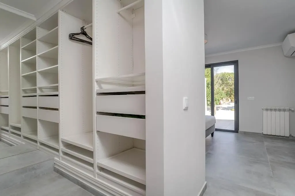Luxurious 4Bedroom Villa Retreat Lagos 0*,  Portugalia